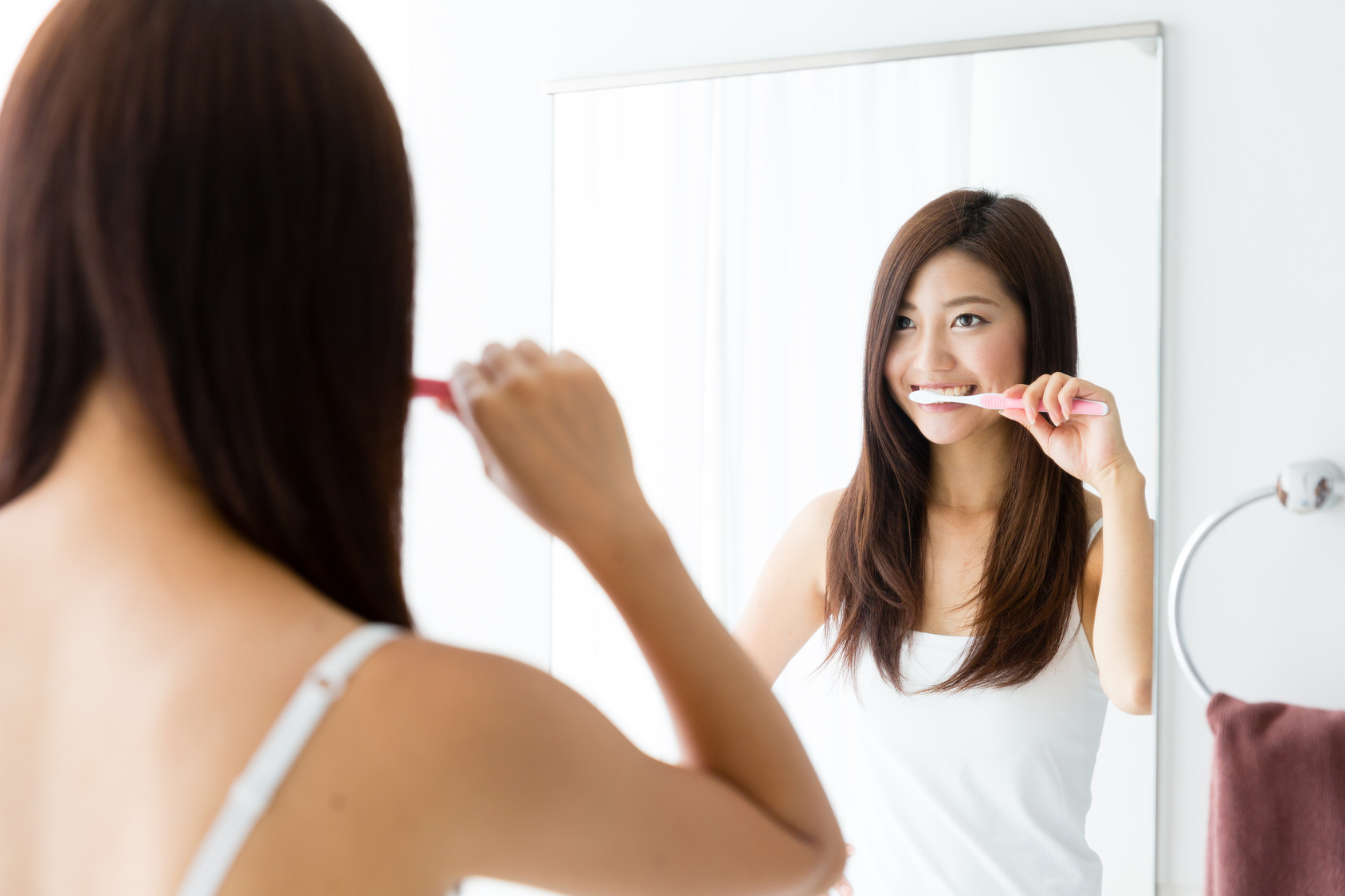 前歯のすき間をなくす「ラミネートべニア治療」 前歯のすき間をなくす「ラミネートべニア治療」