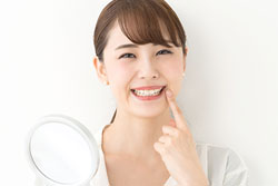 歯のお悩みにセラミック治療で応えられること