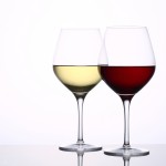 赤と白、歯を変色させるのはどっちのワイン？