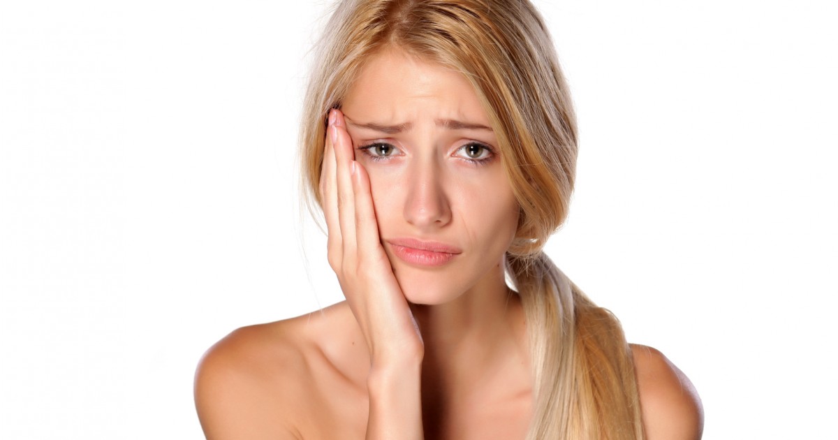親知らずの抜歯後に、長引く痛みの原因は何？